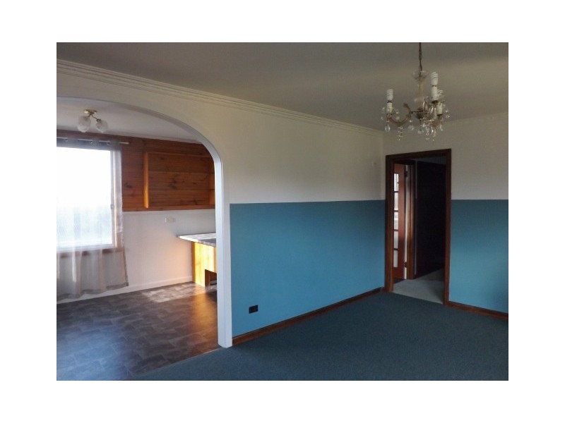 8 Woodward Avenue, Hillcrest TAS 7320