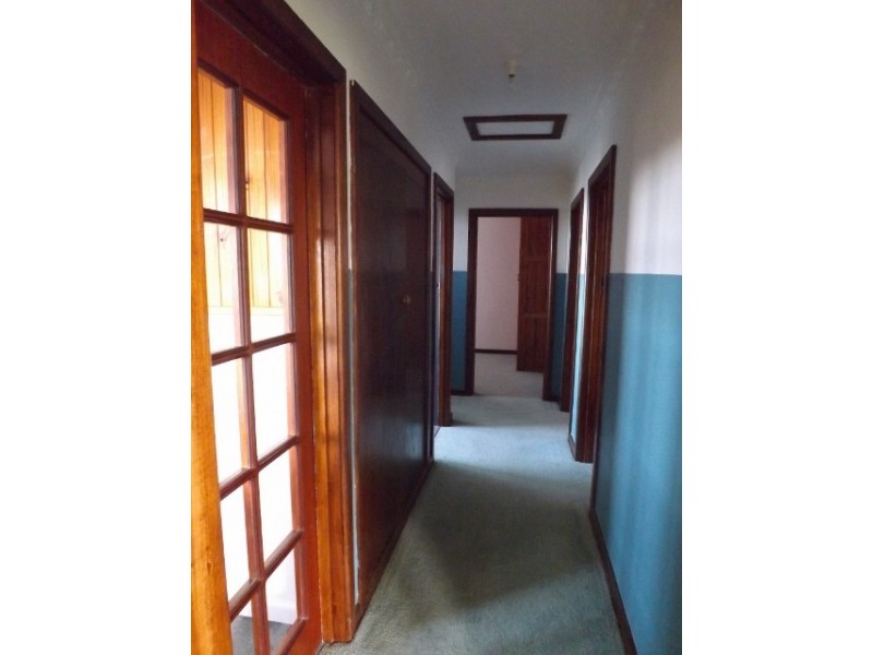 8 Woodward Avenue, Hillcrest TAS 7320