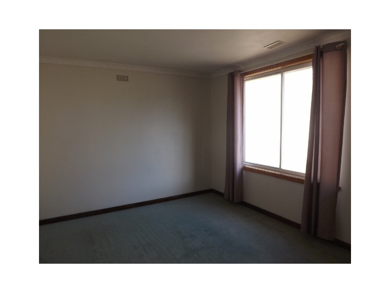 8 Woodward Avenue, Hillcrest TAS 7320