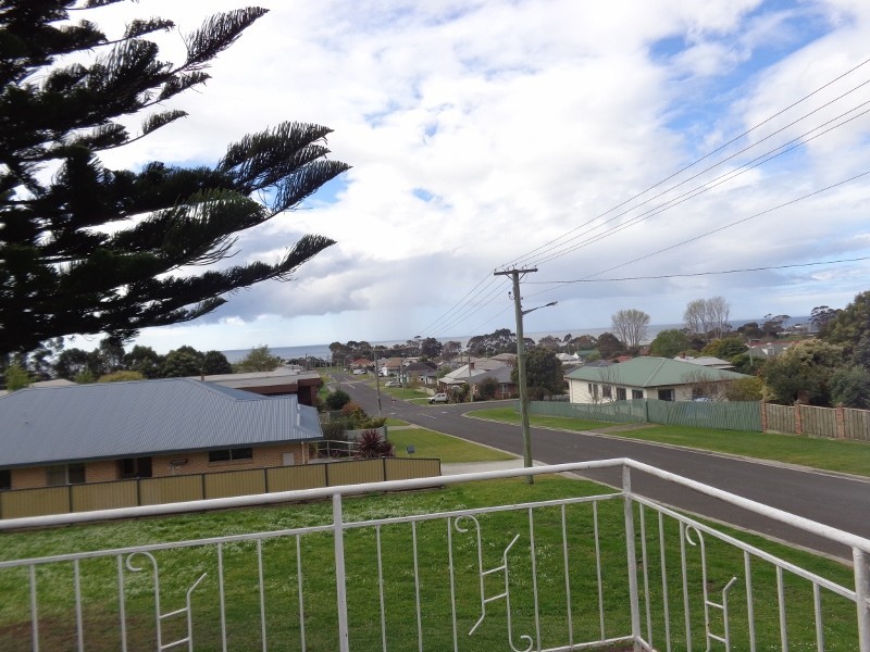 33 Athol Street, Somerset TAS 7322