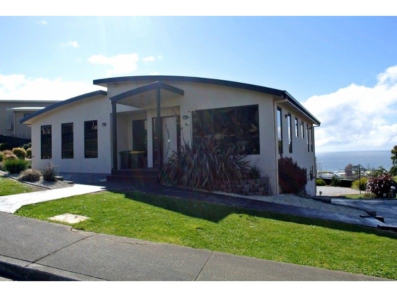 2 Panorama Crescent, Cooee TAS 7320