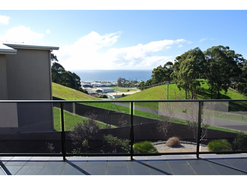2 Panorama Crescent, Cooee TAS 7320