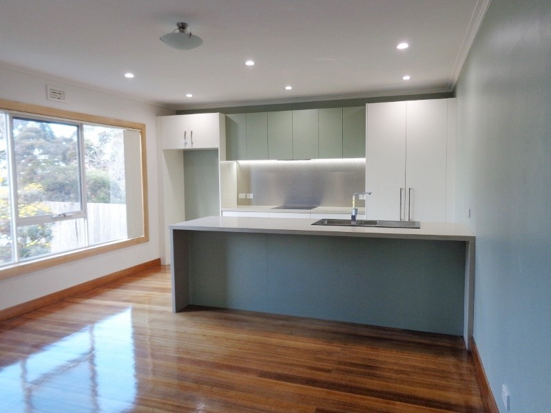 8 Athol Street, Somerset TAS 7322