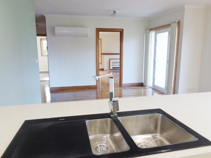 8 Athol Street, Somerset TAS 7322