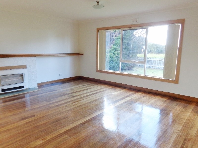 8 Athol Street, Somerset TAS 7322