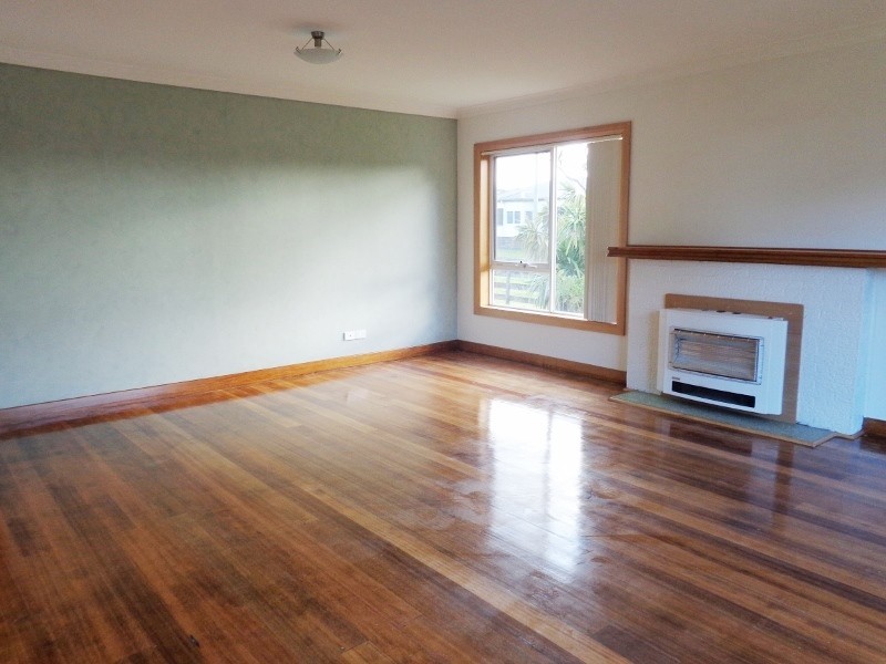 8 Athol Street, Somerset TAS 7322