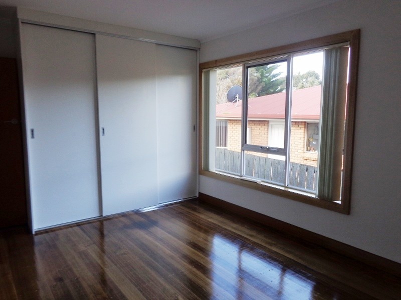 8 Athol Street, Somerset TAS 7322