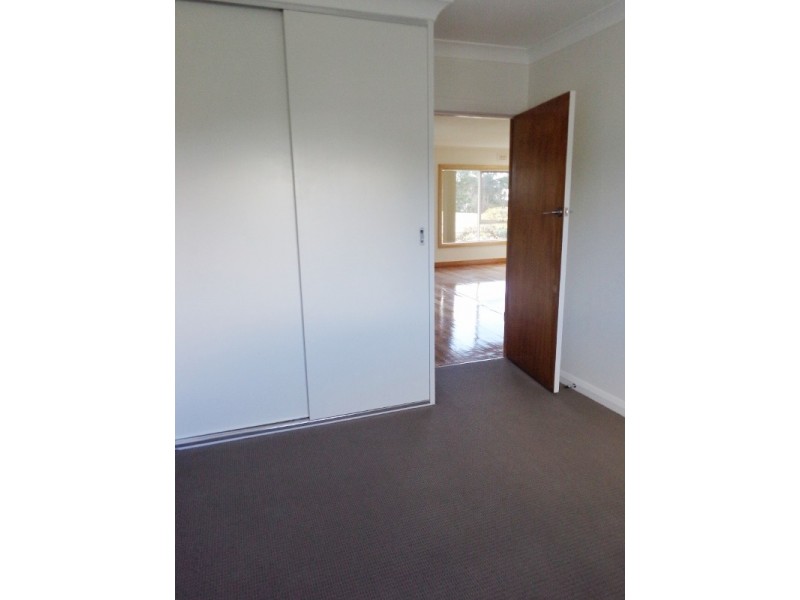 8 Athol Street, Somerset TAS 7322