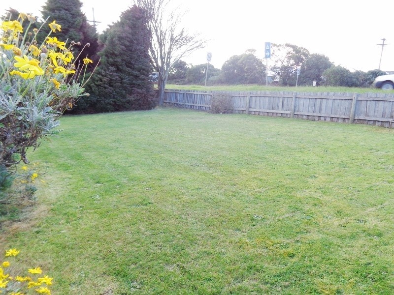 8 Athol Street, Somerset TAS 7322