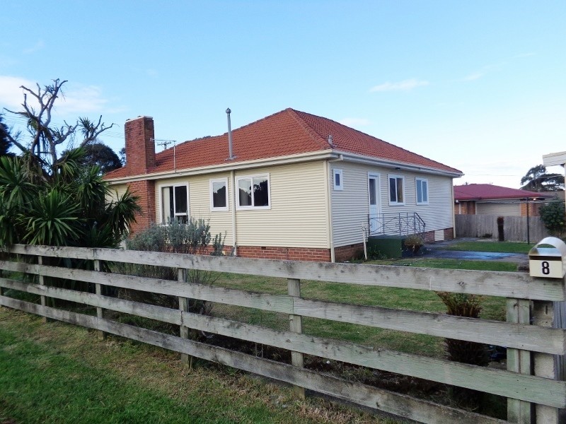 8 Athol Street, Somerset TAS 7322