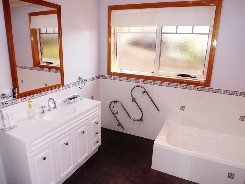 8 Haven Crescent, Ulverstone TAS 7315