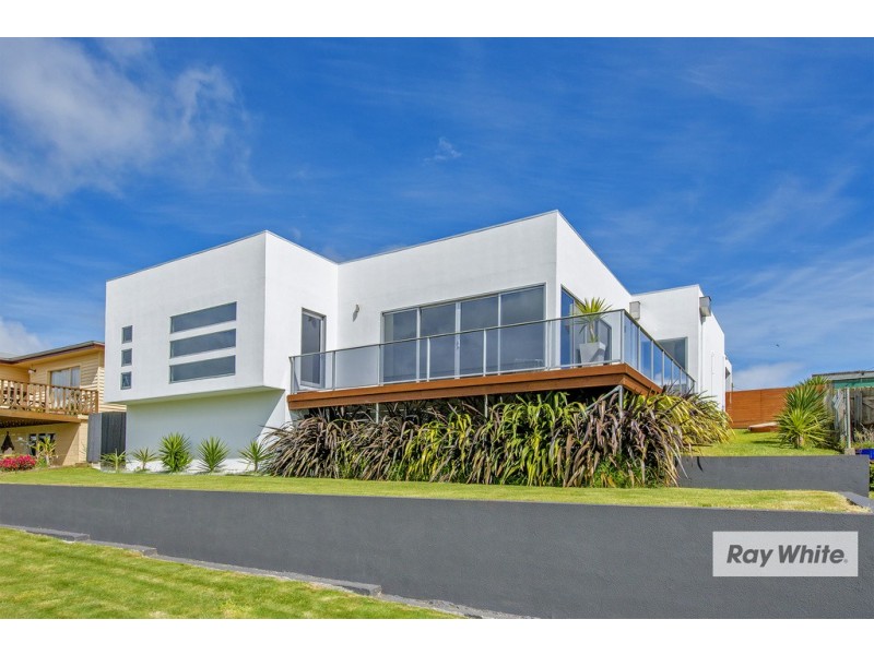 18 West Park Grove, Parklands TAS 7320