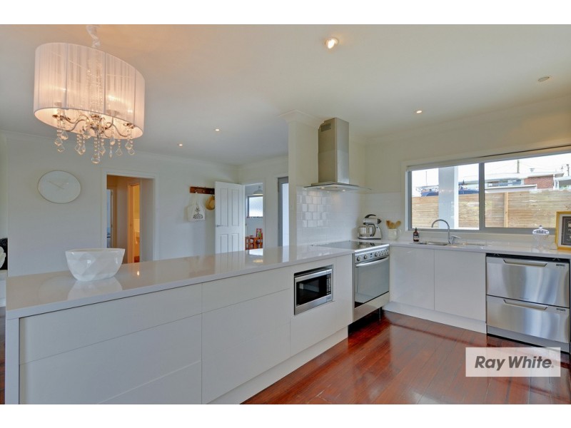 18 West Park Grove, Parklands TAS 7320