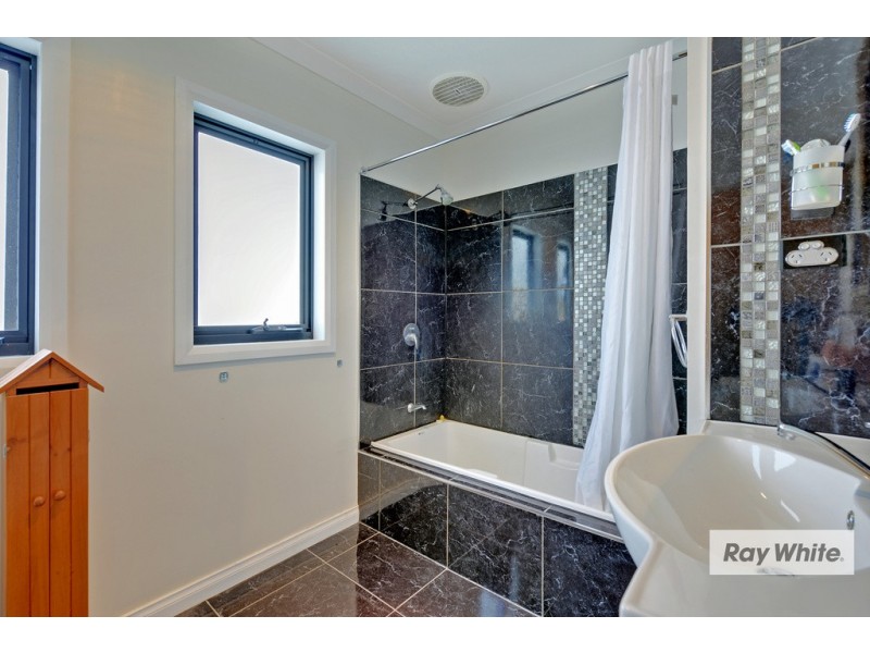 16 Old Cam Road, Somerset TAS 7322