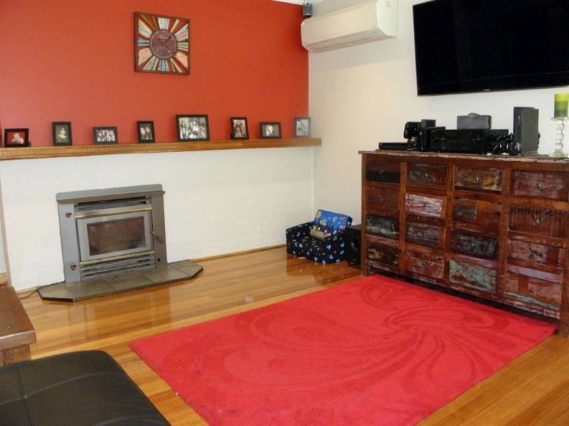 16 Old Cam Road, Somerset TAS 7322