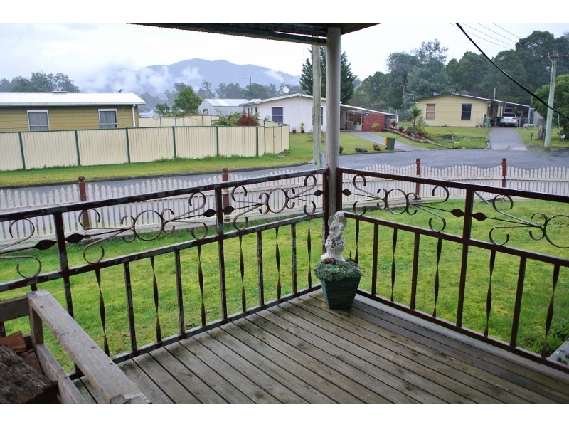 7 Blackwood Parade, Rosebery TAS 7470
