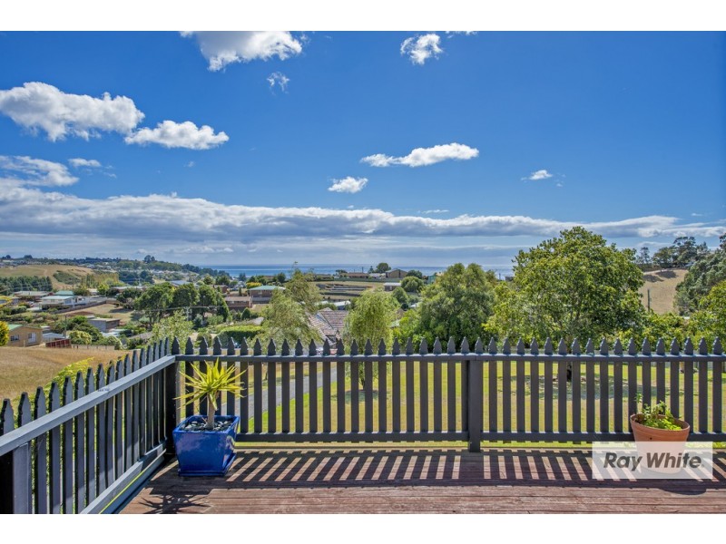34 South Road, Penguin TAS 7316