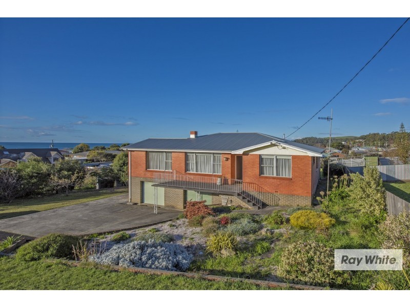 56 Raglan Street, Somerset TAS 7322