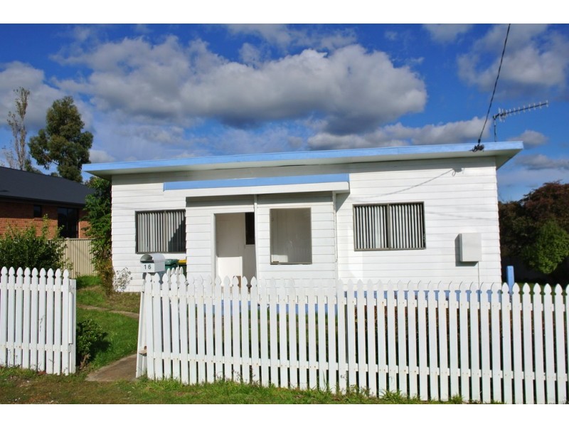 16 Cardigan Street, Somerset TAS 7322