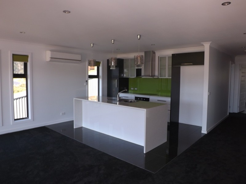 3/9 Platinum Drive, Park Grove TAS 7320