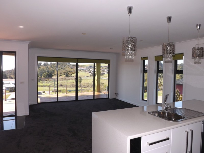3/9 Platinum Drive, Park Grove TAS 7320