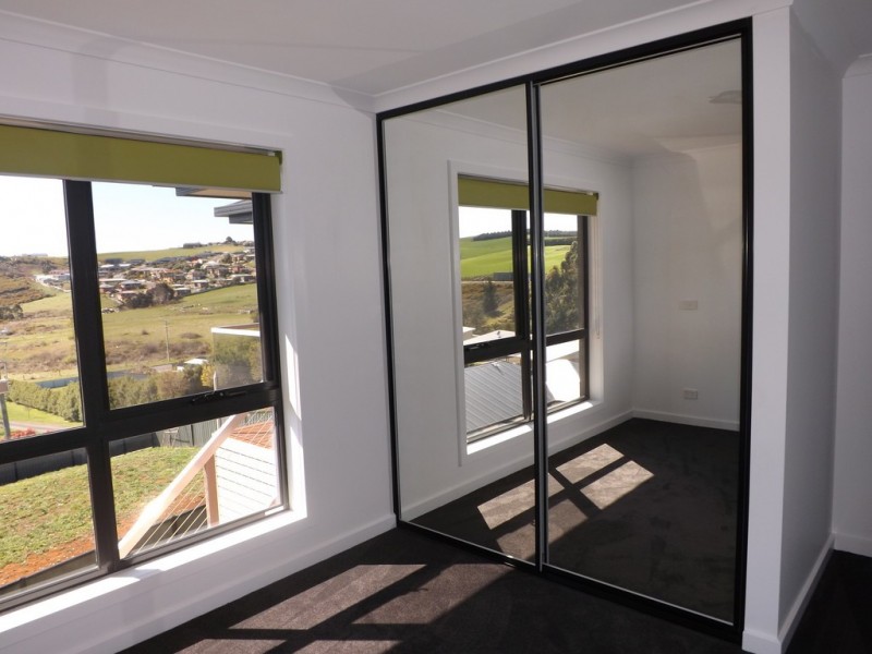 3/9 Platinum Drive, Park Grove TAS 7320