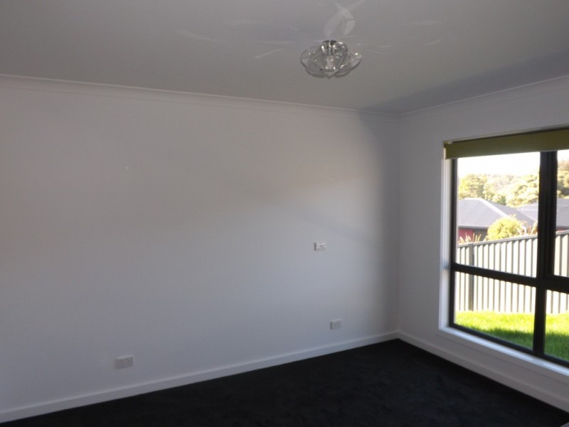 3/9 Platinum Drive, Park Grove TAS 7320