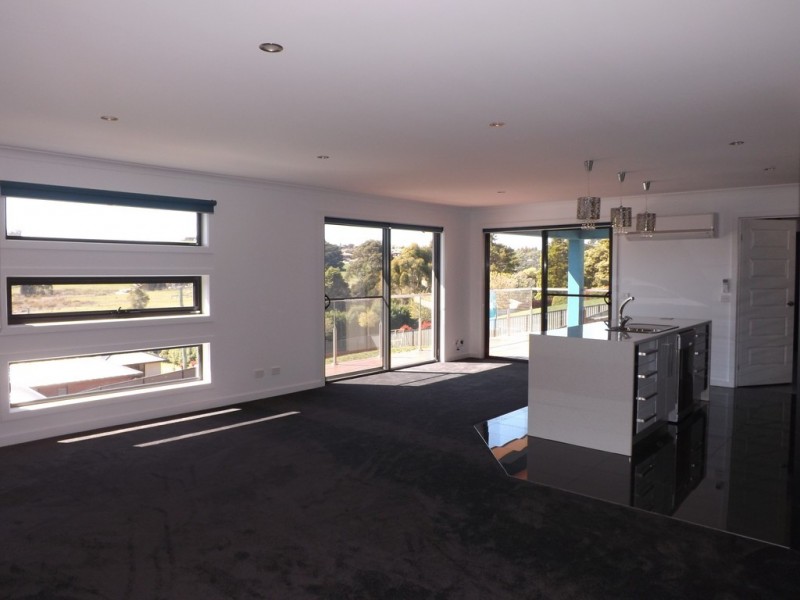 2/9 Platinum Drive, Park Grove TAS 7320