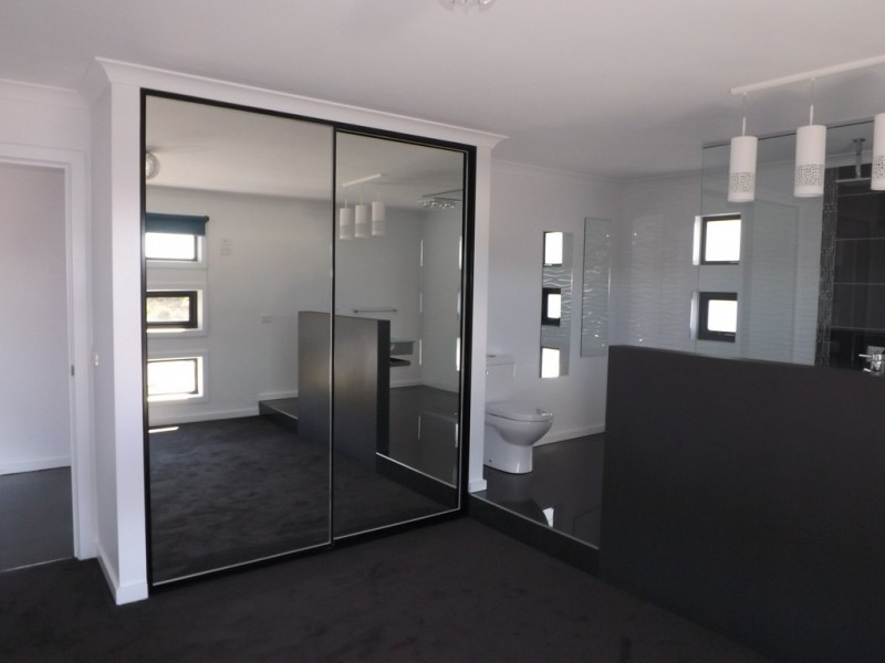 2/9 Platinum Drive, Park Grove TAS 7320