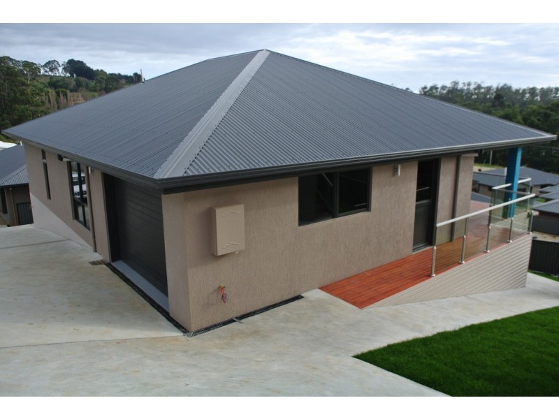 2/9 Platinum Drive, Park Grove TAS 7320