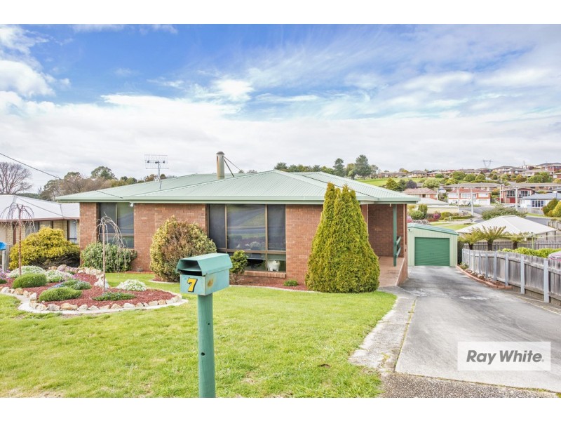 7 Greenacre Street, Upper Burnie TAS 7320
