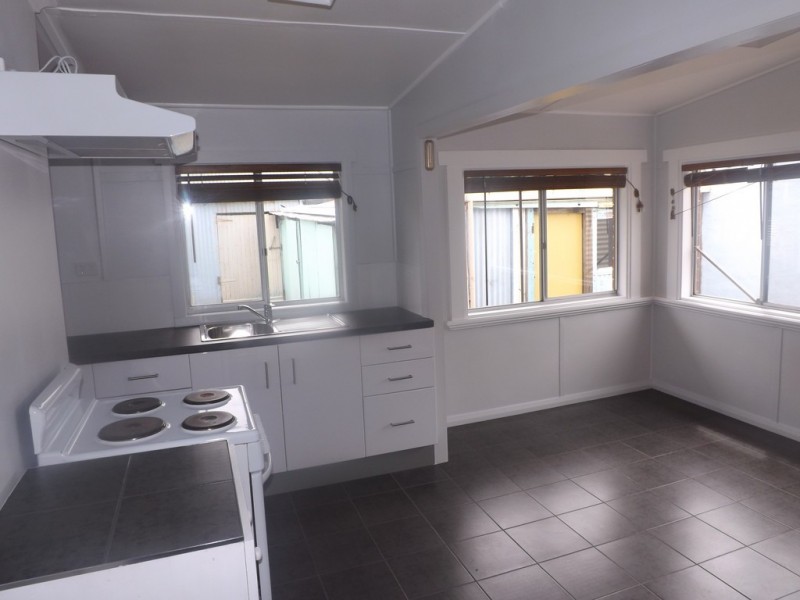 8 Burnell Street, Cooee TAS 7320