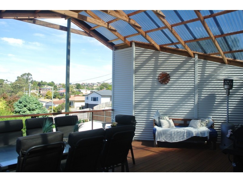 15 Malunna Crescent, Parklands TAS 7320