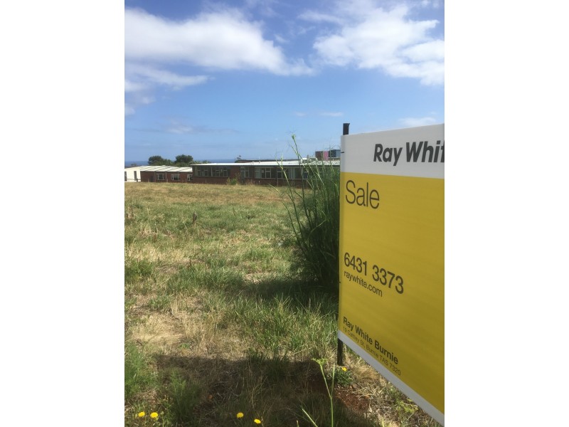 8 Cardinal Court, Park Grove TAS 7320