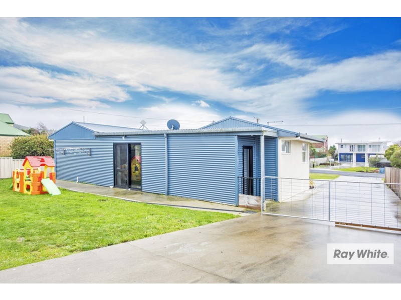 74 Irby Boulevard, Sisters Beach TAS 7321