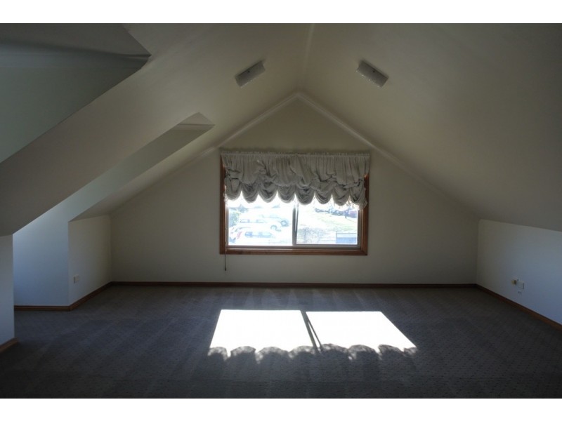 18 Scarfe Street, Camdale TAS 7320