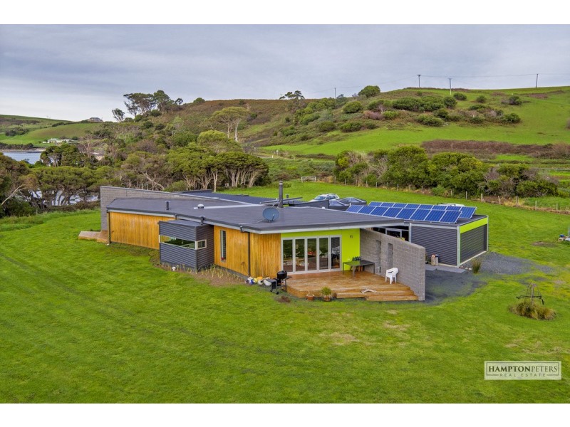 408 Penguin Road, West Ulverstone TAS 7315