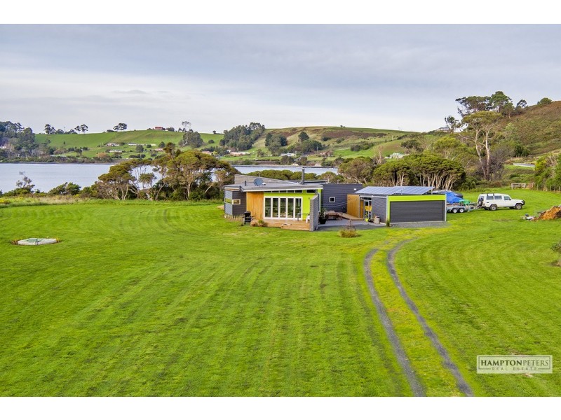 408 Penguin Road, West Ulverstone TAS 7315