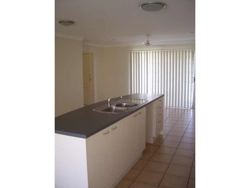 2/77 Cottontree Drive, Narangba QLD 4504