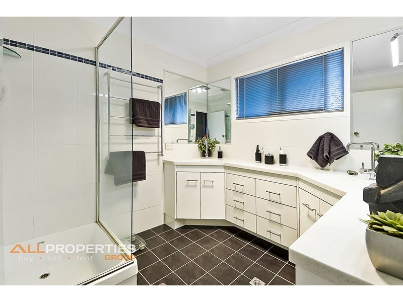 5 Scoresby Street, Mount Warren Park QLD 4207
