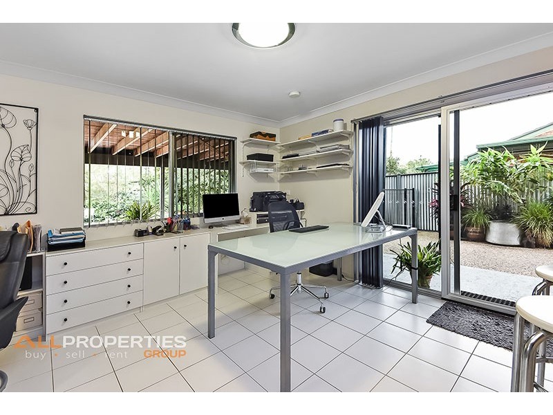 5 Scoresby Street, Mount Warren Park QLD 4207