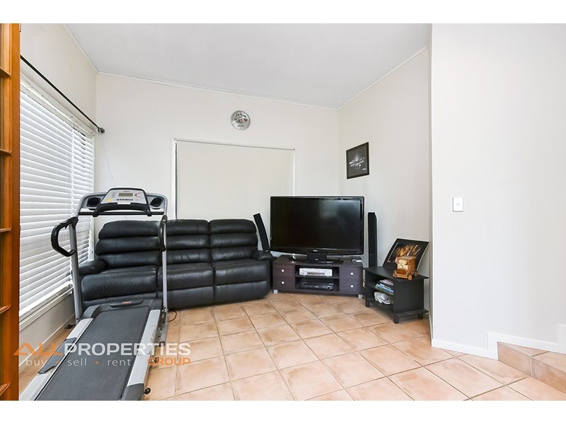 40 Overland Drive, Edens Landing QLD 4207