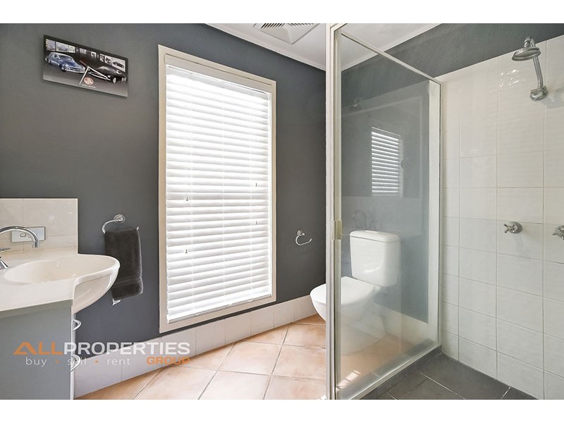 40 Overland Drive, Edens Landing QLD 4207