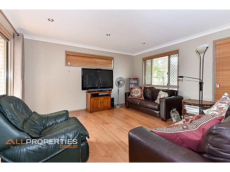 25 Madau Street, Mansfield QLD 4122