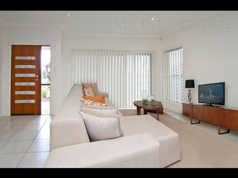 69 Sunningdale Drive, Redland Bay QLD 4165