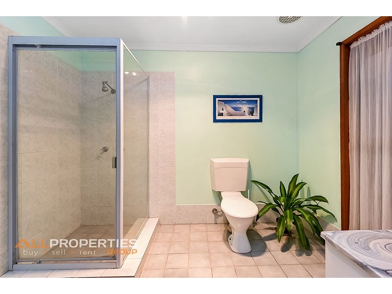 9-11 Omaru Street, Loganholme QLD 4129