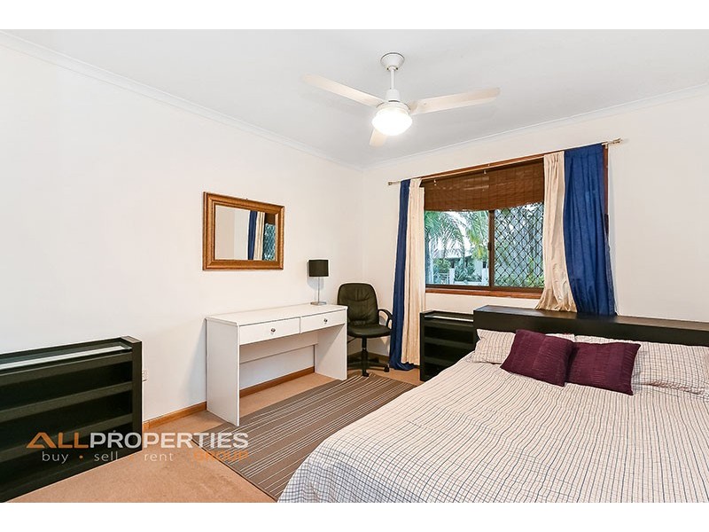 9-11 Omaru Street, Loganholme QLD 4129