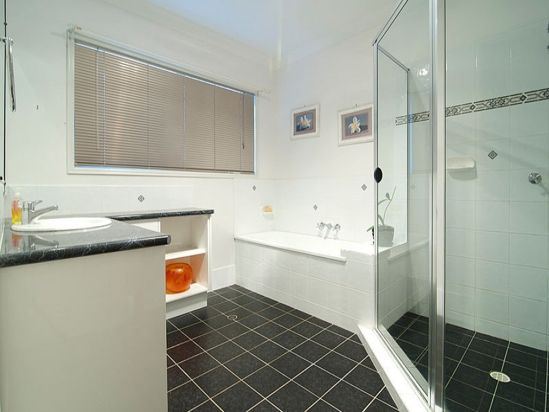 3 Moffatt Place, Edens Landing QLD 4207