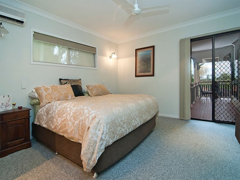 3 Moffatt Place, Edens Landing QLD 4207