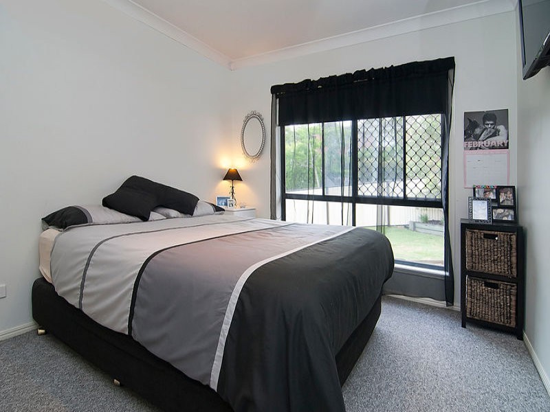 3 Moffatt Place, Edens Landing QLD 4207